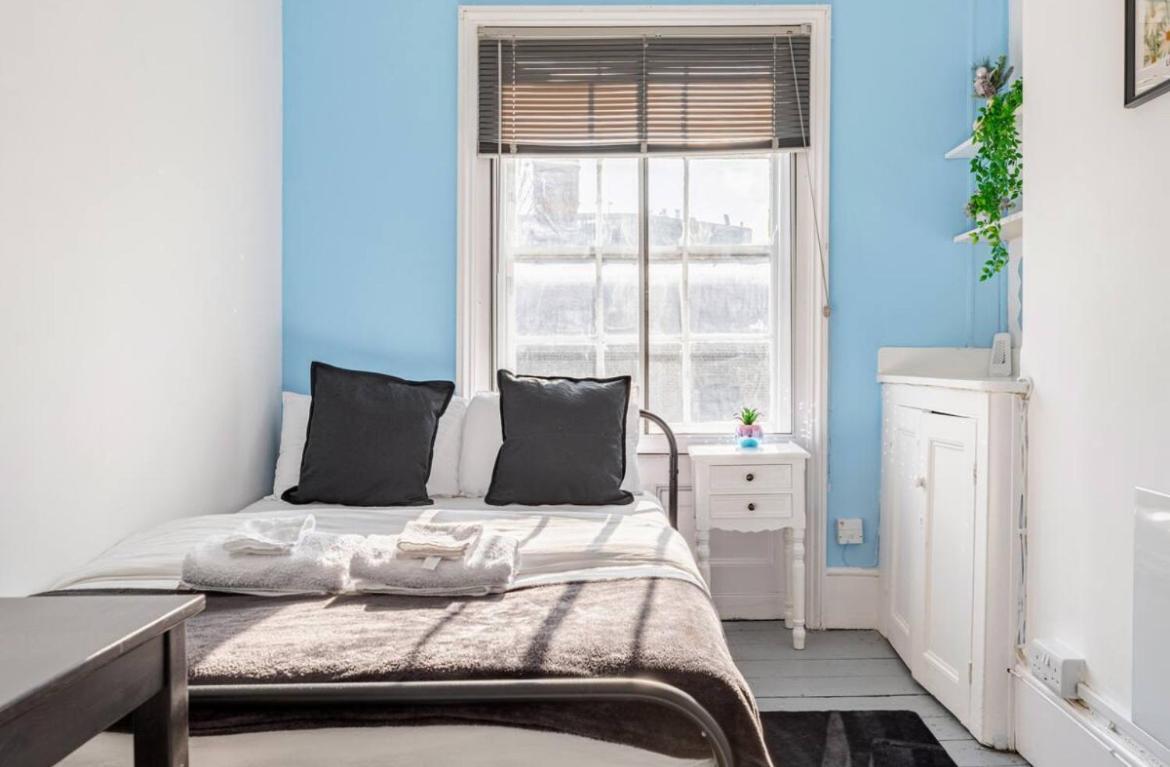 3br - Minutes From Tube Station